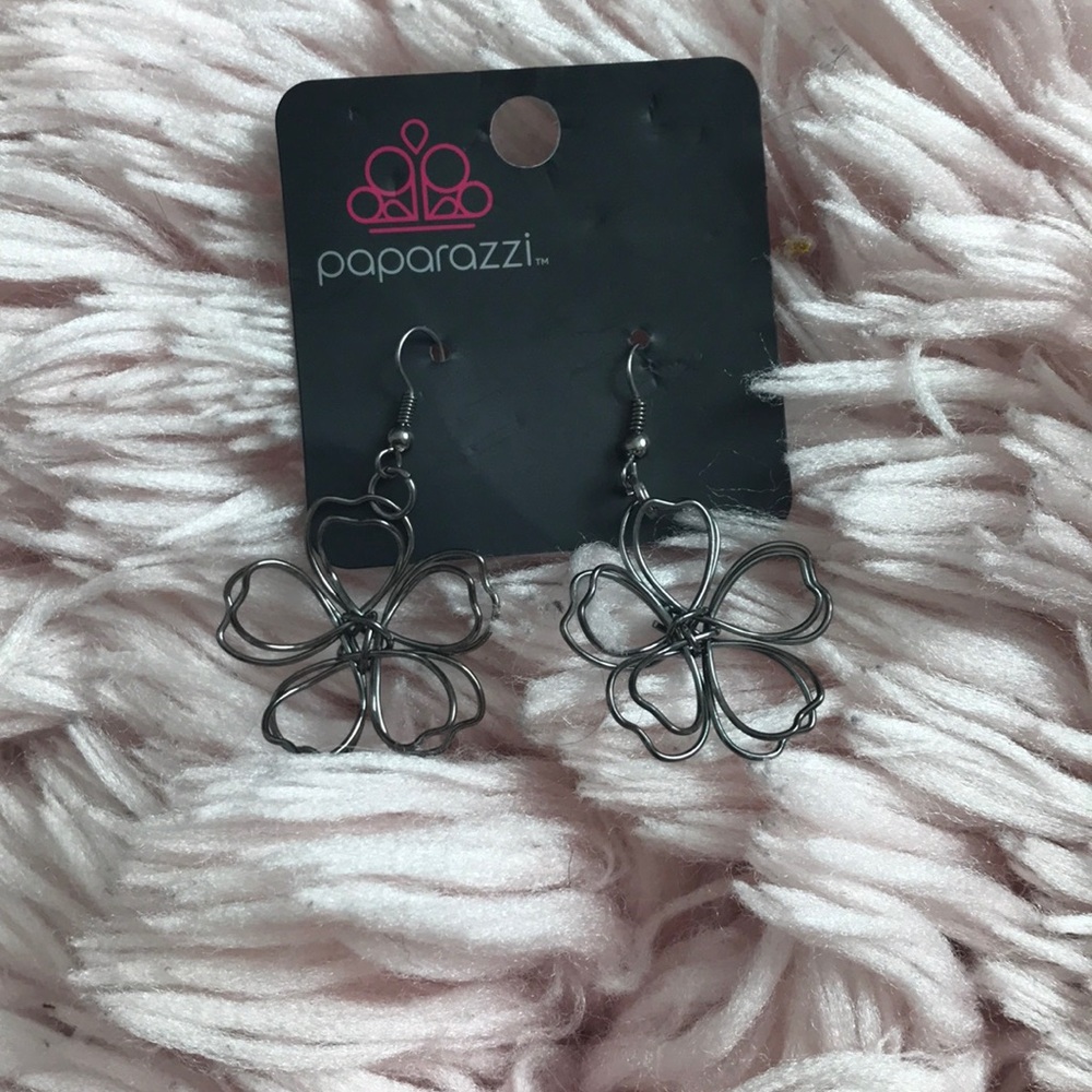 Paparazzi 3D flower earrings